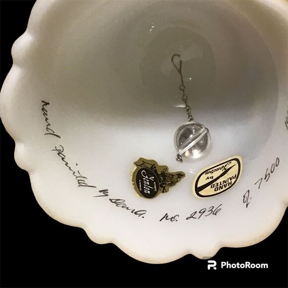 Fenton Christmas Fantasy 1984 “Expectation” Bell - Picture 9 of 10